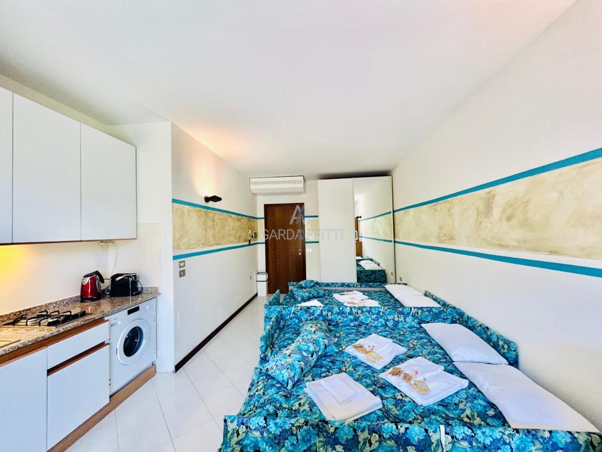 سيرمِيوني Perseo Apartment - 200M Dal Lago Di Garda المظهر الخارجي الصورة